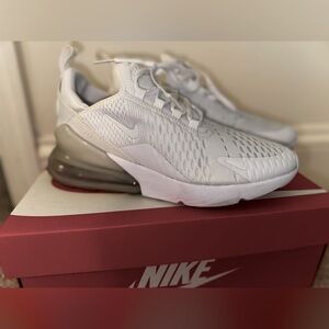 White Nike Air Max 270 (5.5Y)